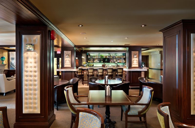 Chateau Victoria Hotel & Suites photo 4