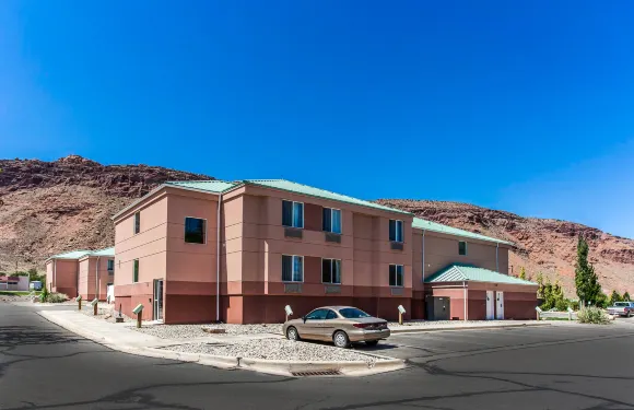 摩押斯力克洛克區凱藝酒店