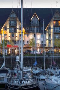 Buchen Sie Hotels In Deauville Pony Club De Deauville Le Ab 118eur Trip Com