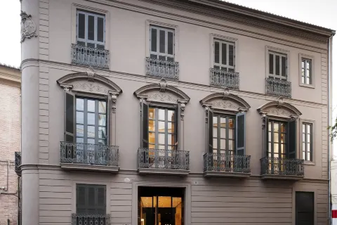 Caro Hotel