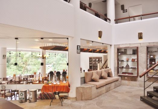 티에라 비바 내부