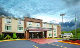 La Quinta Inn & Suites by Wyndham Sturbridge