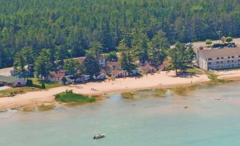 Beach House Lakeside Cottages