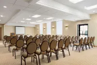 Emerald Hotel & Suites Calgary Airport