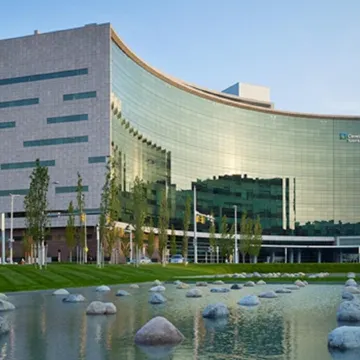 InterContinental Hotels SUITES HOTEL CLEVELAND by IHG Отели рядом с достопримечательностью «Станция метро "Тауэр-сити - Паблик-сквер"»