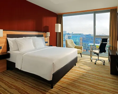 Courtyard by Marriott Duesseldorf Hafen Hotels near City gate