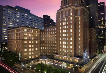 Courtyard Houston Downtown/Convention Center Отели рядом с достопримечательностью «Lord of the Streets Episcopal Church»