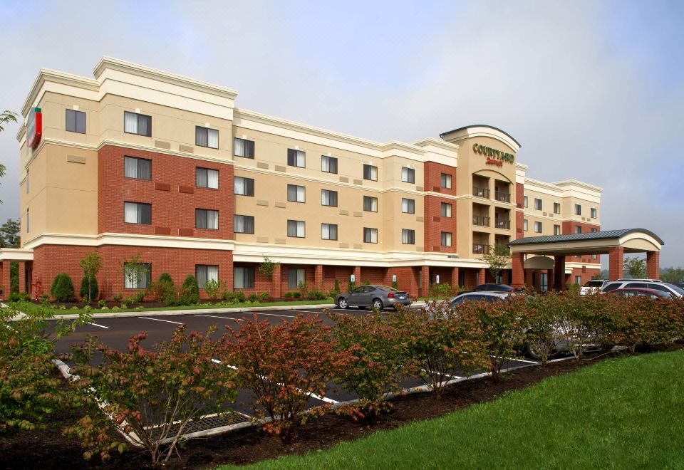 Courtyard Pittsburgh Greensburg - Housity