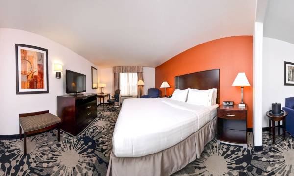 Holiday Inn Express & Suites Greenfield by IHG