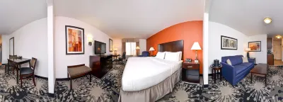Holiday Inn Express & Suites Greenfield Hotels near Garden Center at The Home Depot
