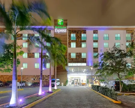 โรงแรม ฮอลิเดย์ อินน์ เอ็กซ์เพรส วิลลาเอร์โมซา ทาบาสโก 2000 บาย IHG โรงแรมในบียาเอร์โมซา