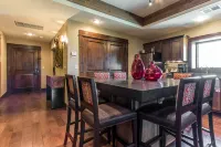 Hilton Grand Vacations Club Paradise Point Branson Hotels in Pine A Township