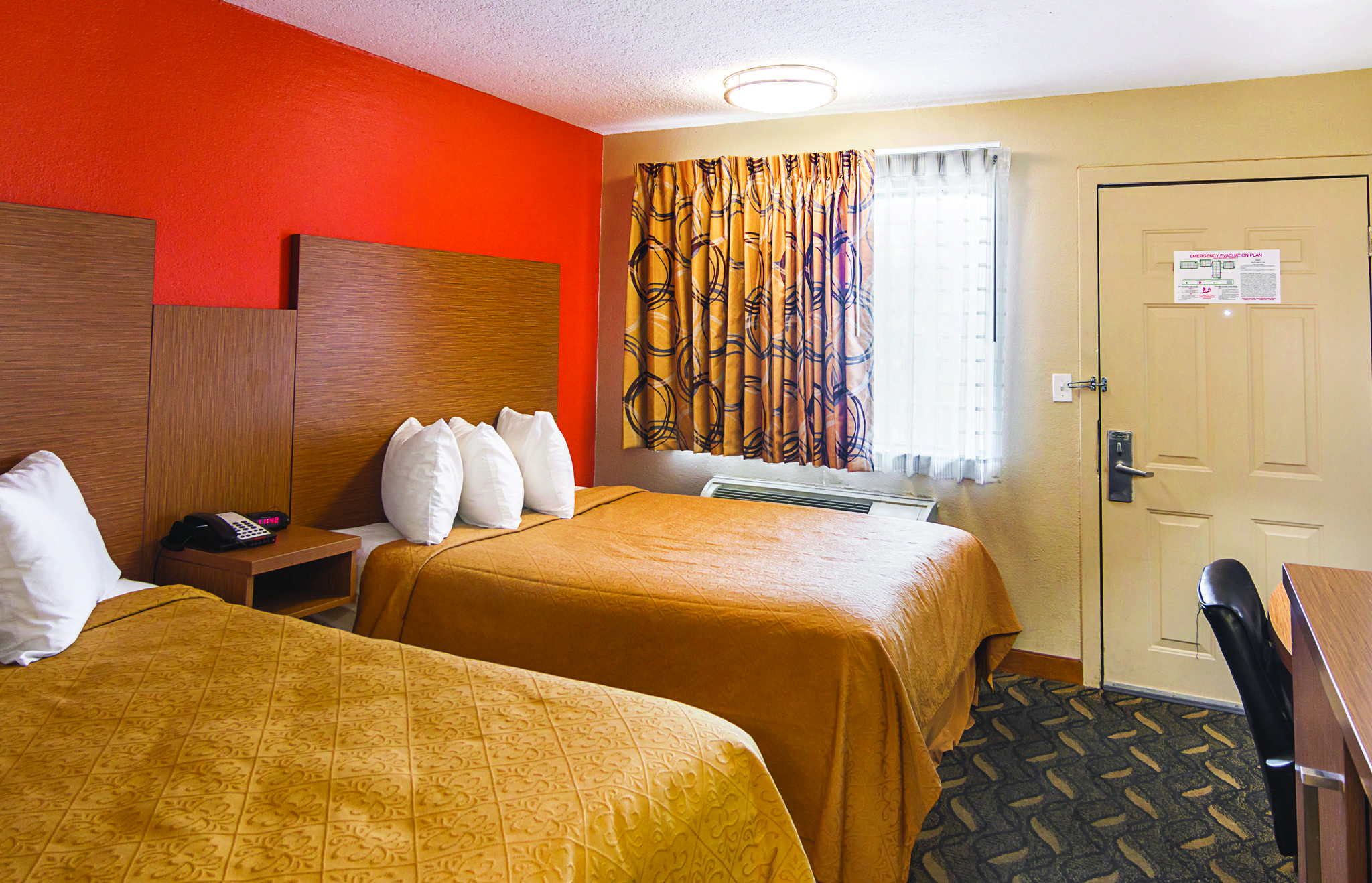 Days Inn & Suites by Wyndham Arlington Near Six Flags