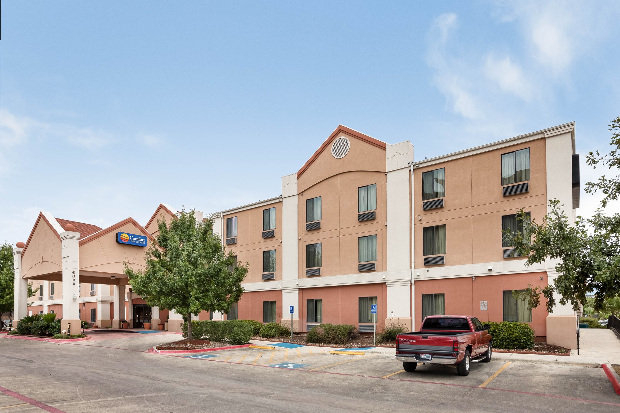 Comfort Inn & Suites Near Medical Center