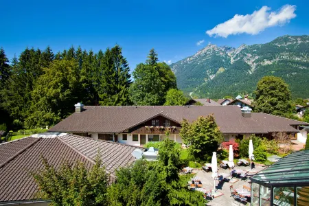 HYPERION Hotel Garmisch – Partenkirchen Отели в г. Гармиш-Партенкирхен