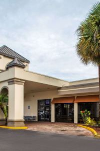 Best 10 Hotels Near Publix Super Market at Vista Lakes Center from USD  93/Night-Orlando for 2023 