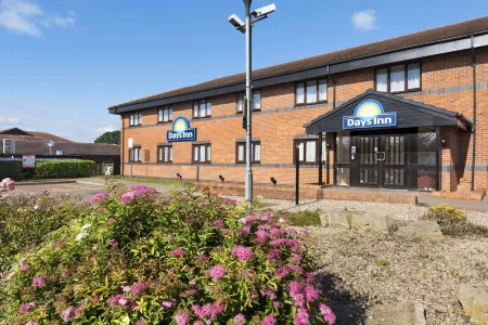 Days Inn by Wyndham Warwick South M40 Отели рядом с достопримечательностью «Warwick Racecourse»