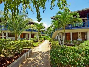 Negril Treehouse Resort