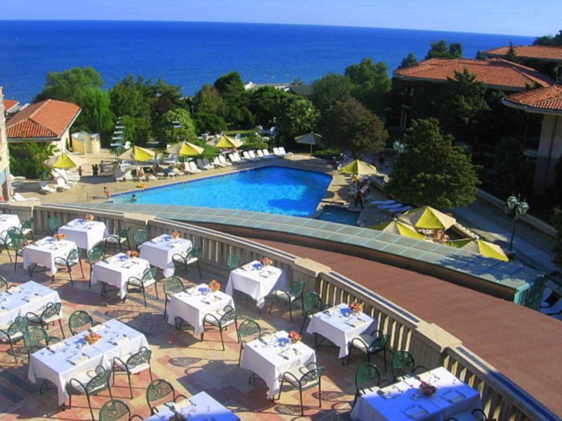 Klassis Resort Hotel