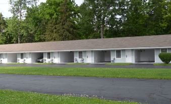 Great Lakes Motel