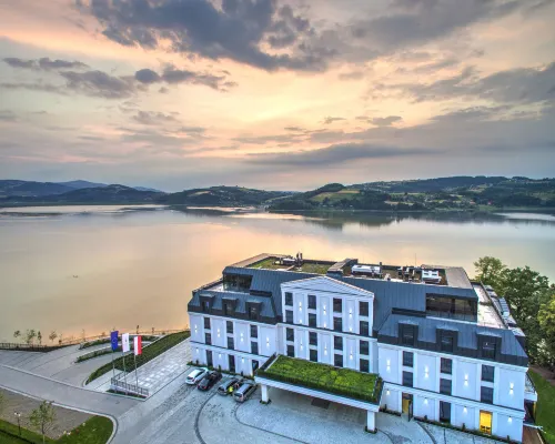 Heron Live Hotel Marina & Spa Hotele w: Gródek nad Dunajcem