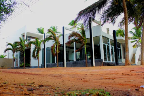Saara Beach Hotel - Beach