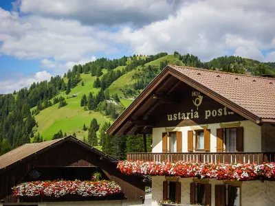 Hotel Ustaria Posta Hotels in Abtei