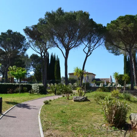 Zenitude Hôtel-Résidences Frejus la Tour de Mare