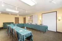 Days Inn by Wyndham Johnson Creek Hotels in Watertown
