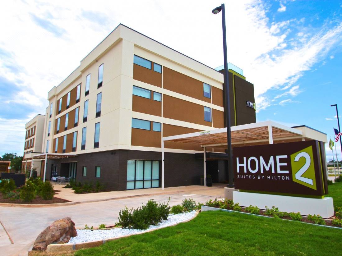 hilton hotels in clinton ok