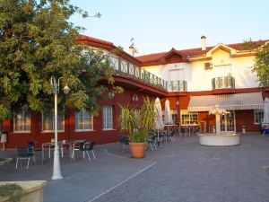 Hotel Mitra Crisalida