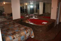 Grand Motel Saint-Hubert Hotel a Saint-Hubert