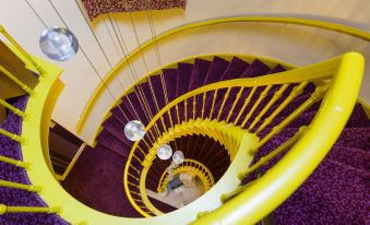Hotel Van Eyck - Housity