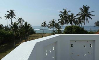 White Villa Beach Resort