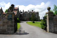 Dunsley Hall Country House Hotel - Parking