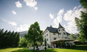 Schloss Prielau Hotel & Restaurants