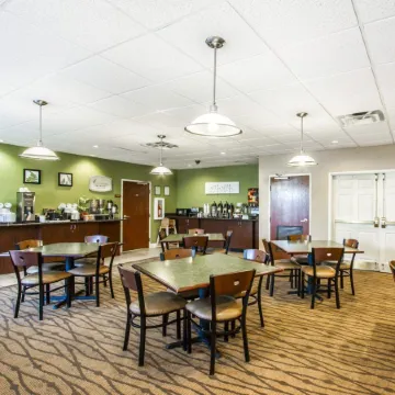 Sleep Inn & Suites Auburn Campus Area I-85