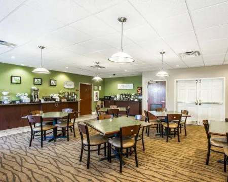 Sleep Inn & Suites Auburn Campus Area I-85 Отели рядом с достопримечательностью «Парк штата Чевакла»