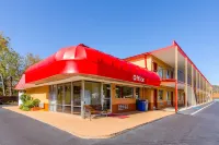 Econo Lodge Near Motor Speedway Hotels near Kroger