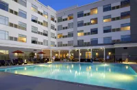 Cambria Hotel Phoenix Chandler - Fashion Center - Swimmingpools