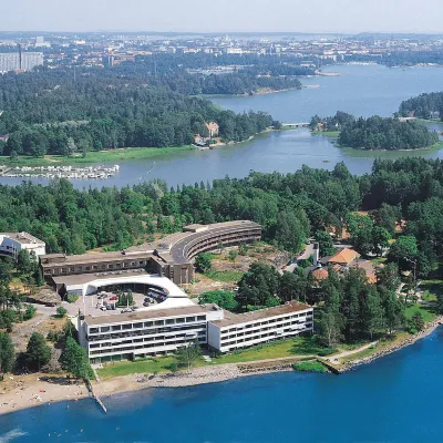 Hilton Helsinki Kalastajatorppa Hotels near Meilahti