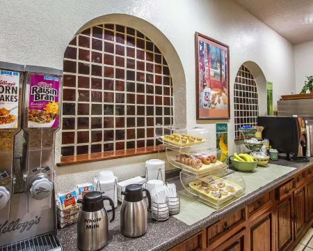 Lux Verde Hotel Отели в г. Джером