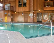 Quality Inn Hudsonville South - Pools