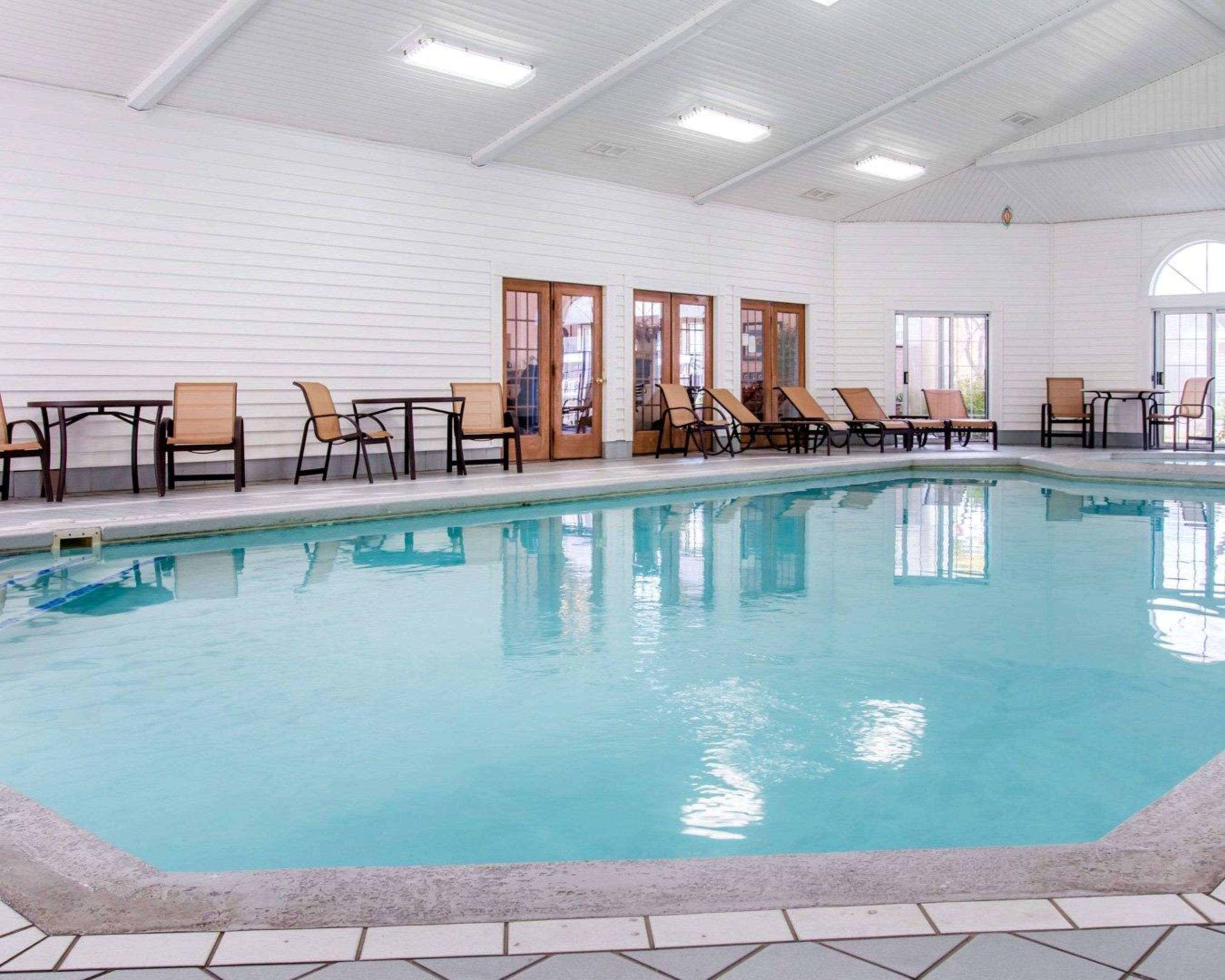 Comfort Inn Lakeside - Mackinaw City