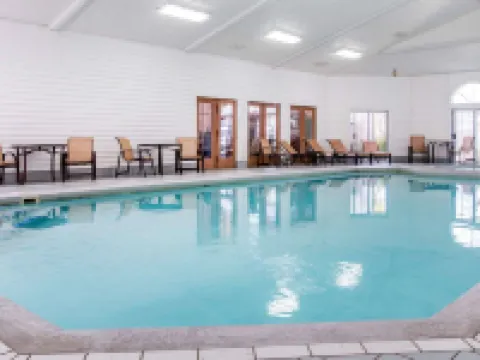 Comfort Inn Lakeside Hotels in Mackinaw Township