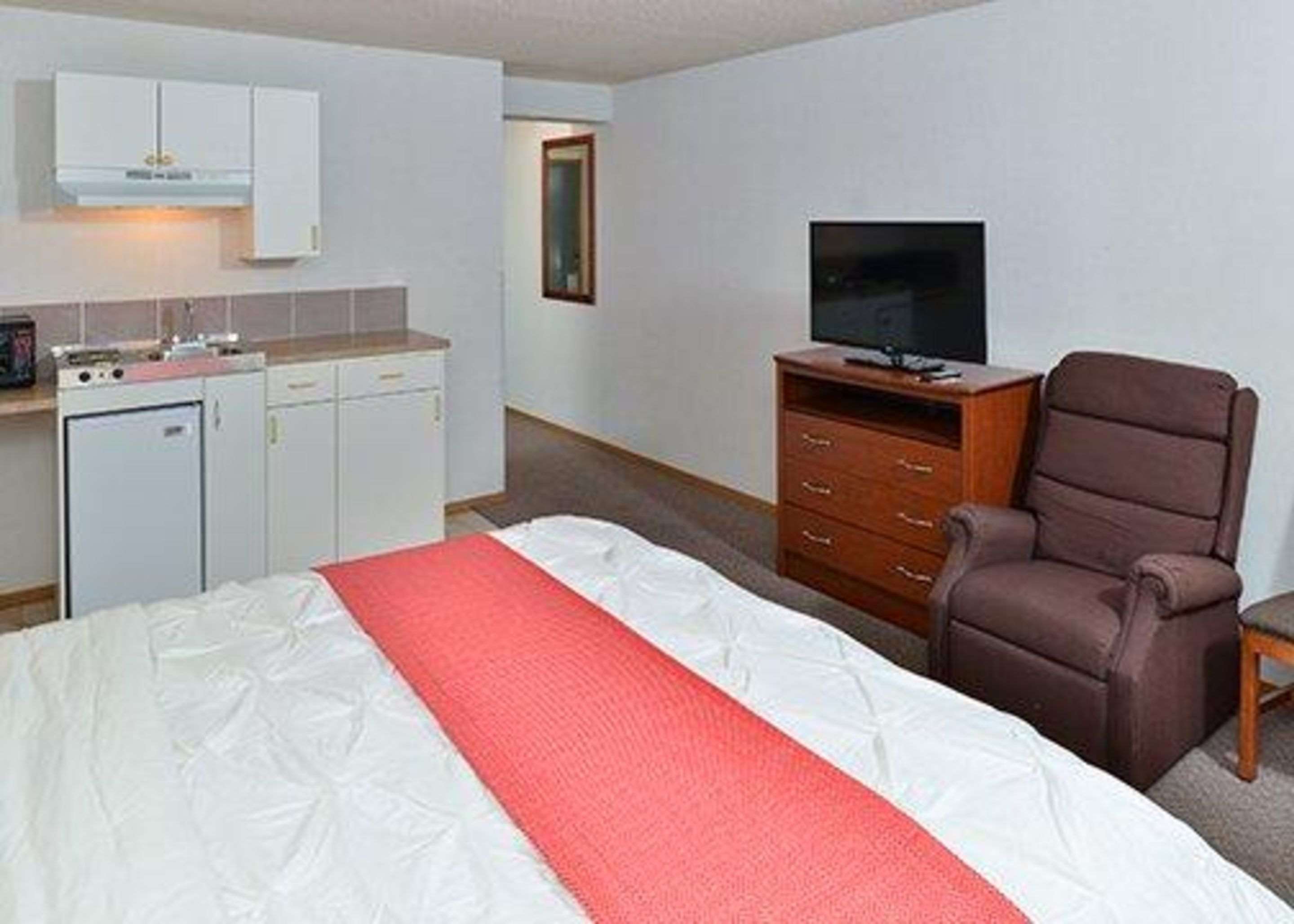 Economy Stay & Suites Tacoma