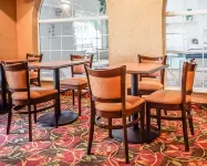 品質酒店及套房羅斯威爾北 - 早餐