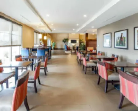 馬利耶塔派克斯伯格市舒適套房酒店