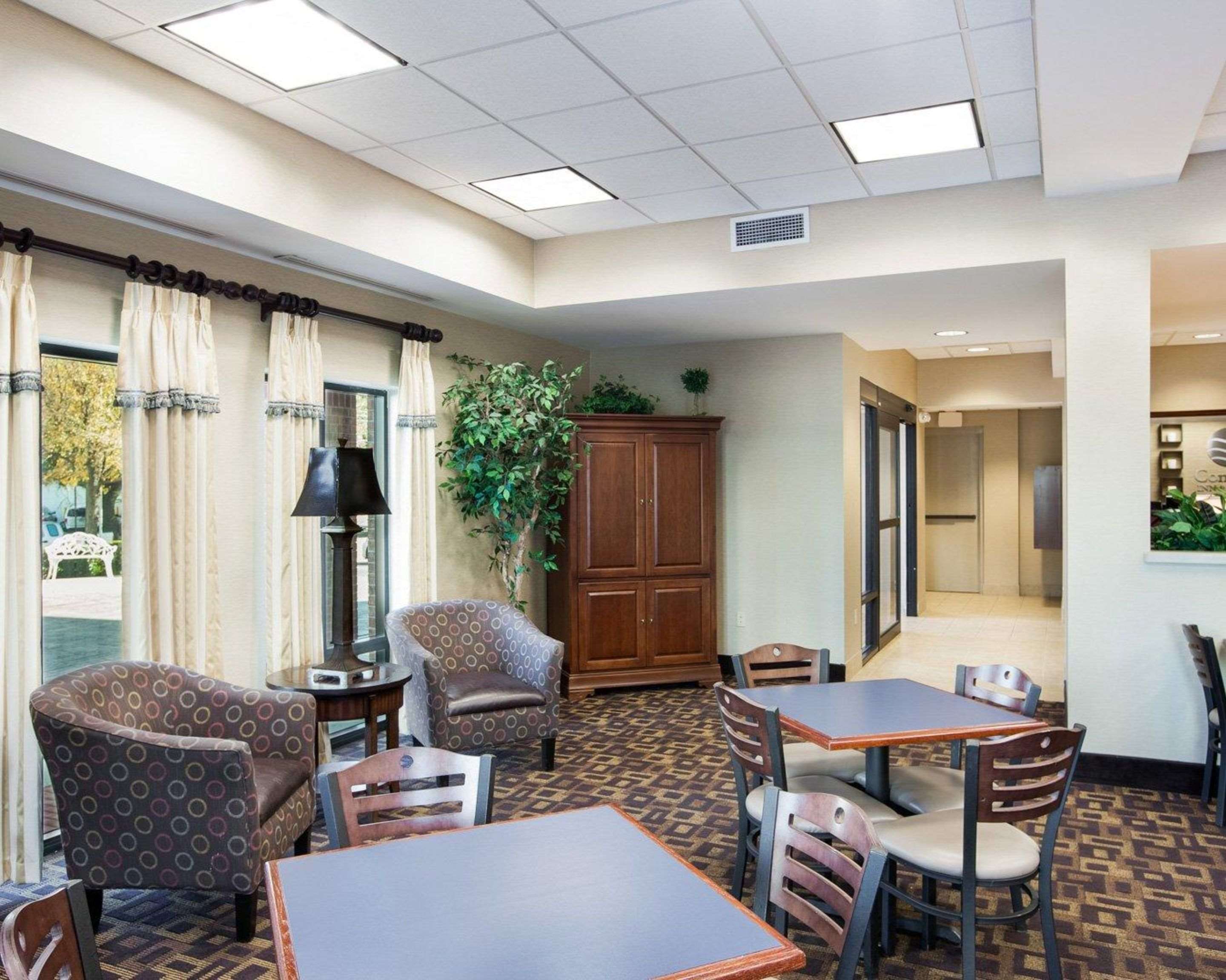 Comfort Inn & Suites San Antonio Airport