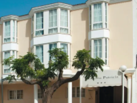 Hotel Patricia Menorca シウタデリャのホテル